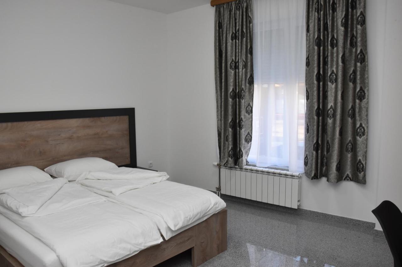 Motel Centar Бієліна Екстер'єр фото