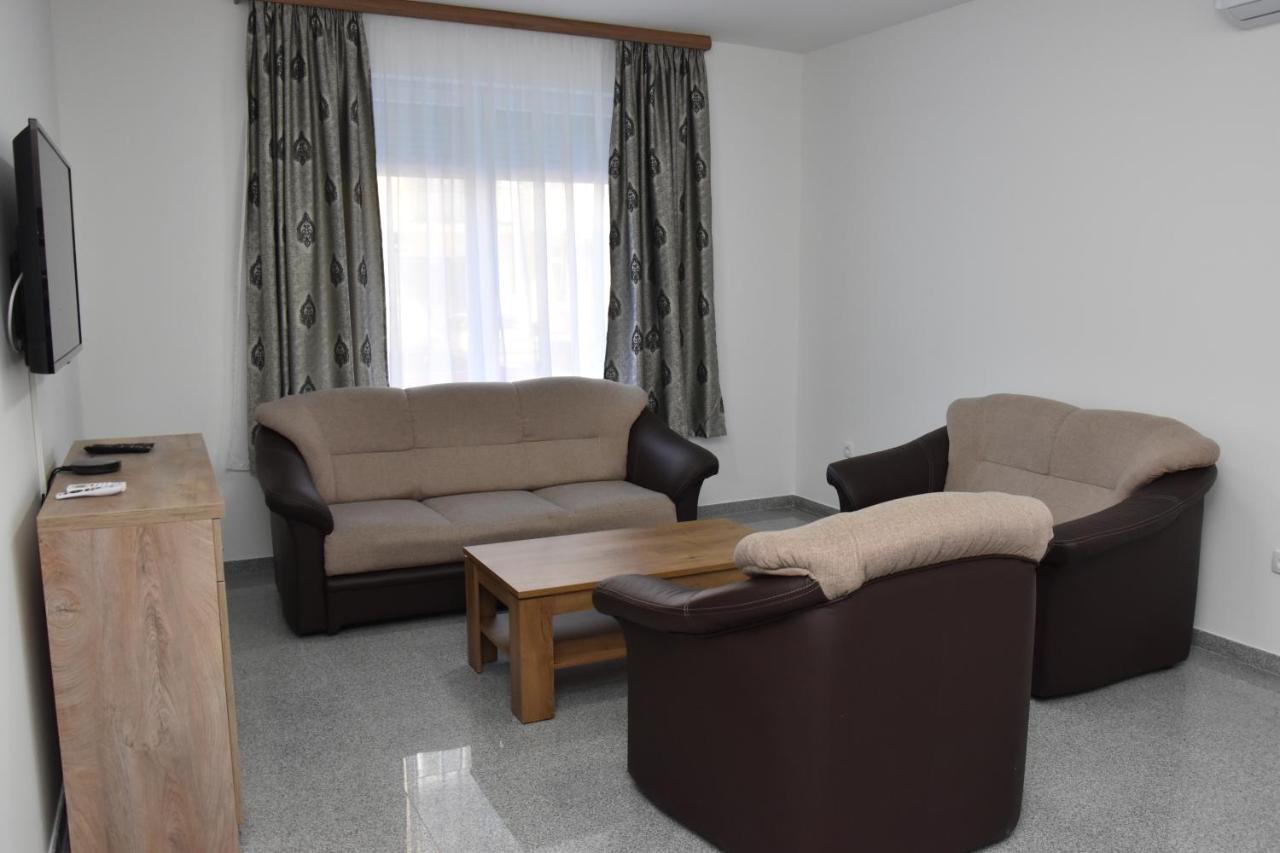 Motel Centar Бієліна Екстер'єр фото