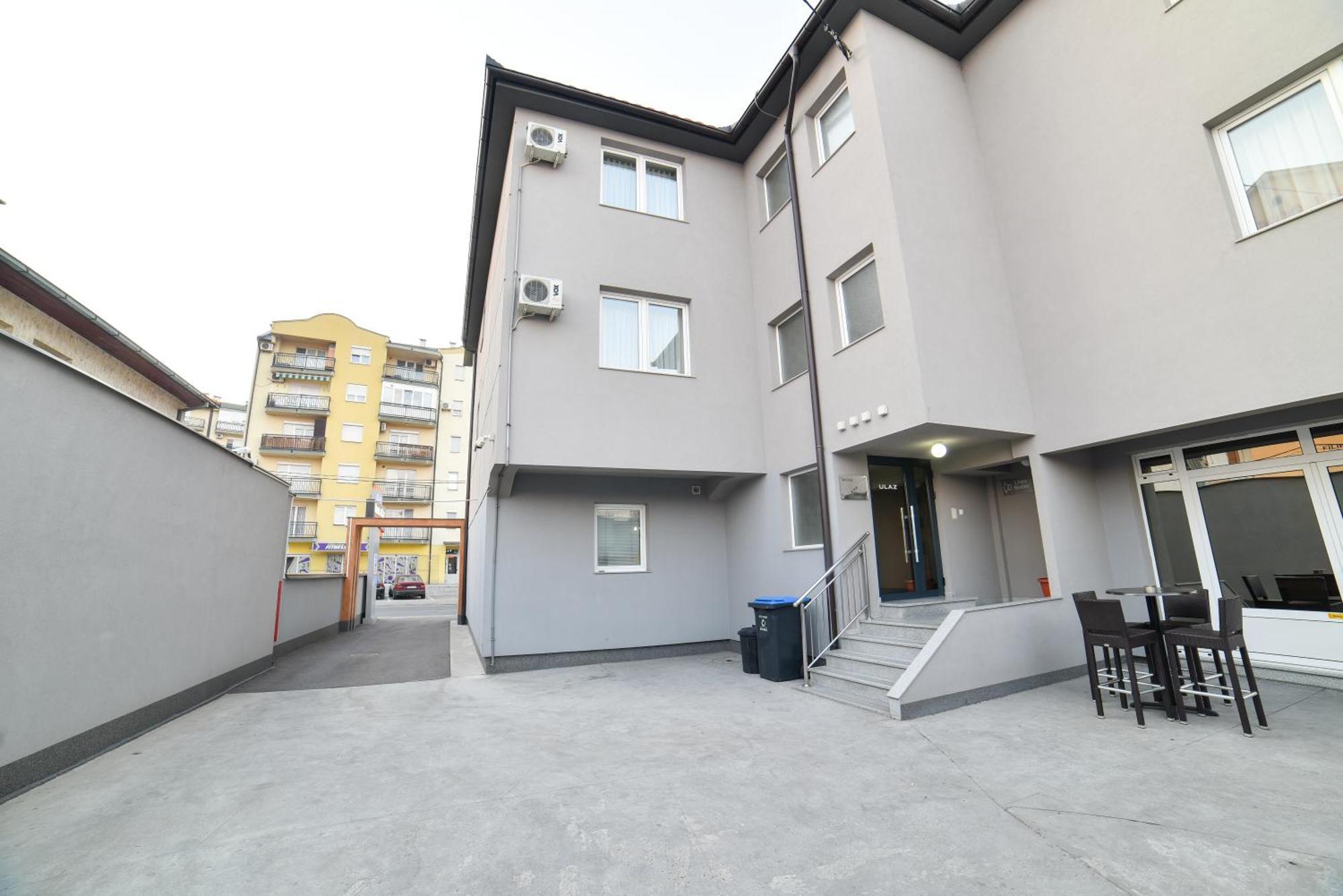 Motel Centar Бієліна Екстер'єр фото
