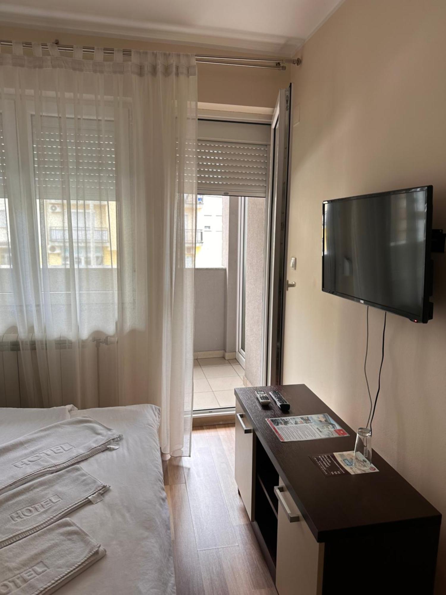 Motel Centar Бієліна Екстер'єр фото