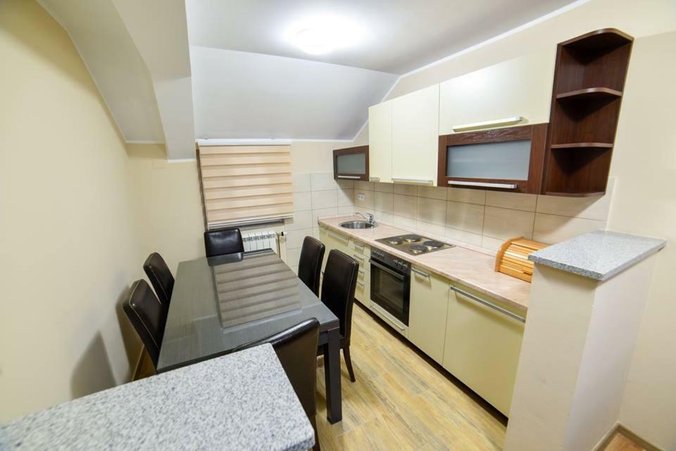 Motel Centar Бієліна Екстер'єр фото
