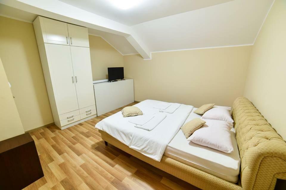 Motel Centar Бієліна Екстер'єр фото
